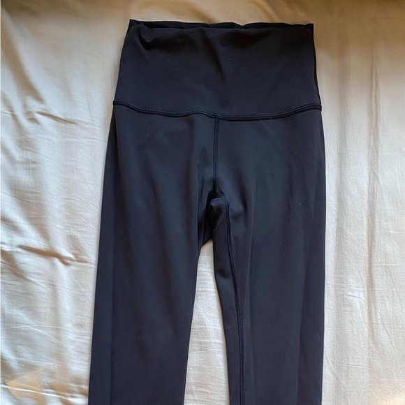 Assorted Lululemon Clothing- perfect condition - Picture 6 of 9